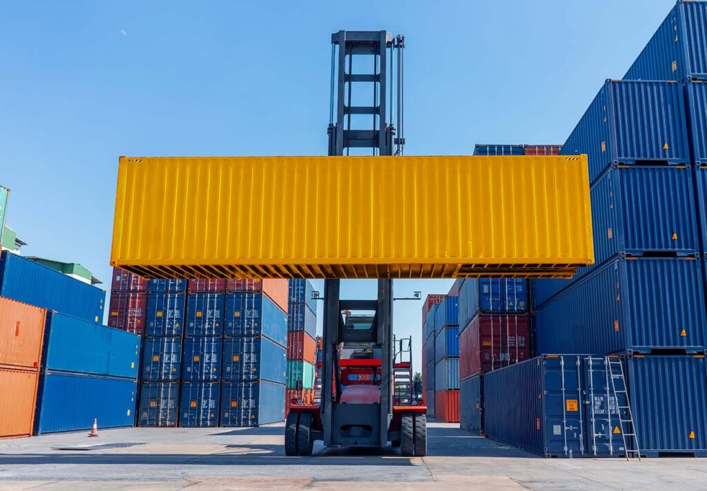 Kontejnerski kran i terminal – utovar i istovar robe